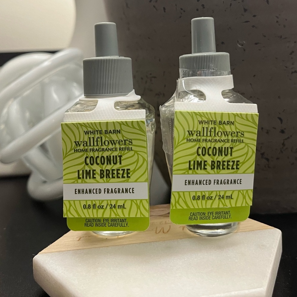 NWT wall flower refills